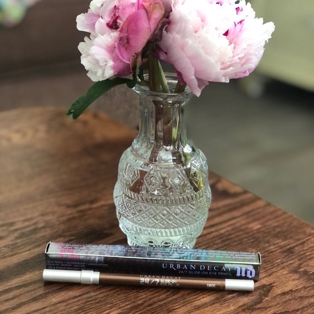 Urban Decay 24 / 7 Glide-On Eye Pencil “SMOG” Brown